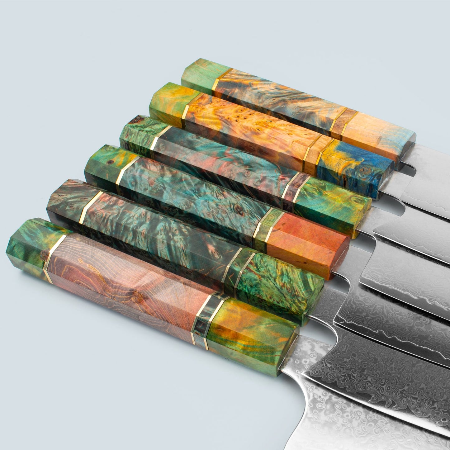 Ichika (いち か か か) Стальный нож Дамаска с цветной восьмиугольной ручкой